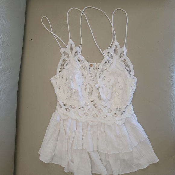 White romantic elegant lace top - Picture 3 of 11
